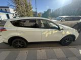 Toyota RAV4 2019 года за 12 200 000 тг. в Астана