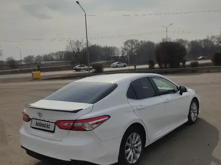 Toyota Camry 2019 года за 12 200 000 тг. в Алматы – фото 6