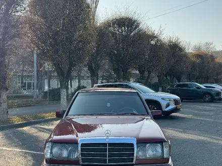 Mercedes-Benz E 260 1989 года за 1 350 000 тг. в Тараз