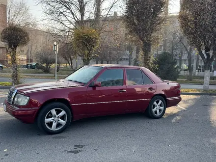 Mercedes-Benz E 260 1989 года за 1 350 000 тг. в Тараз – фото 2
