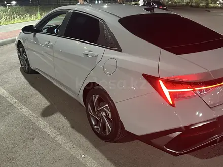 Hyundai Elantra 2024 года за 9 800 000 тг. в Караганда – фото 11