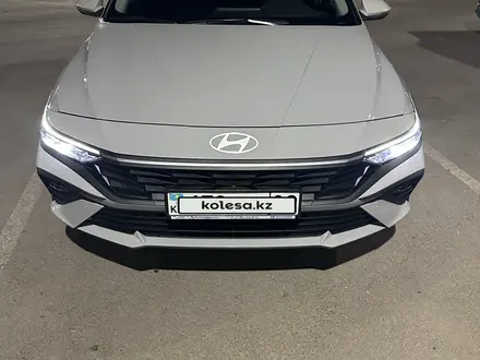 Hyundai Elantra 2024 года за 9 800 000 тг. в Караганда