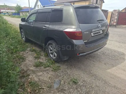 Toyota Highlander 2008 года за 9 000 000 тг. в Усть-Каменогорск – фото 2