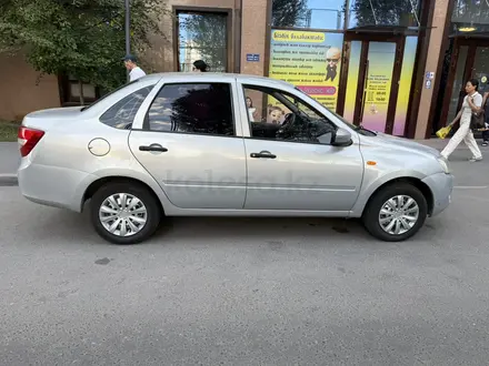 ВАЗ (Lada) Granta 2190 2014 года за 2 000 000 тг. в Актобе – фото 3