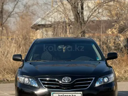 Toyota Camry 2006 года за 4 800 000 тг. в Алматы – фото 2