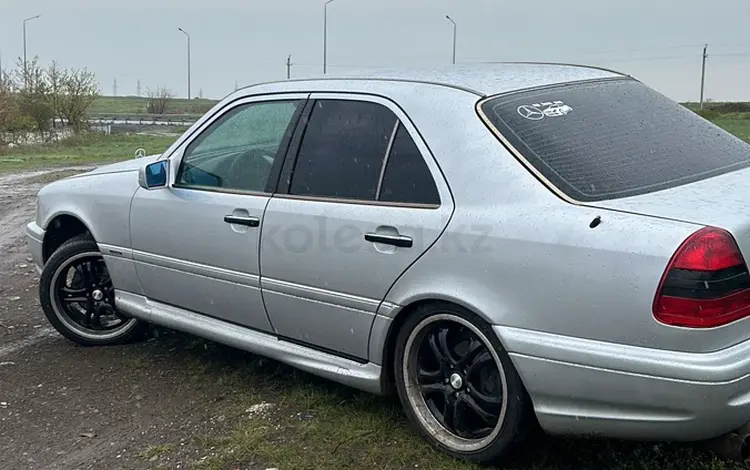 Mercedes-Benz C 220 1996 годаfor4 300 000 тг. в Караганда