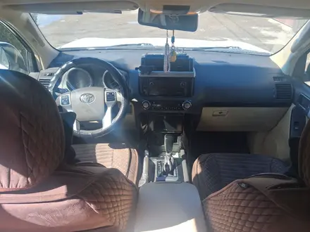 Toyota Land Cruiser Prado 2017 года за 14 500 000 тг. в Актобе – фото 3