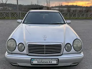 Mercedes-Benz E 320