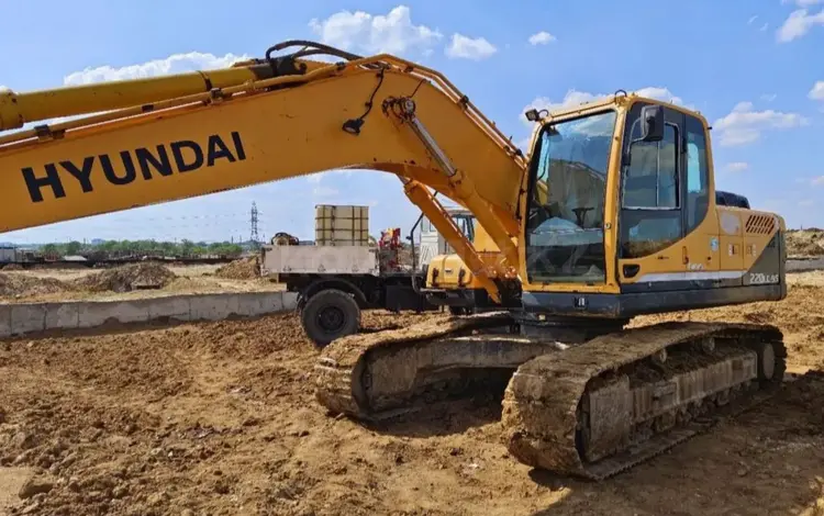 Hyundai  R220LC 2013 года за 25 000 000 тг. в Астана