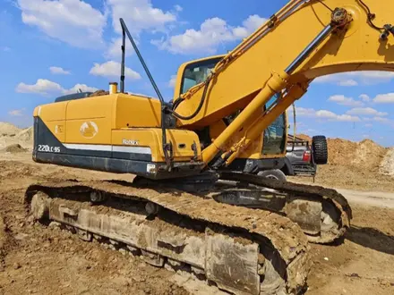 Hyundai  R220LC 2013 года за 25 000 000 тг. в Астана – фото 3
