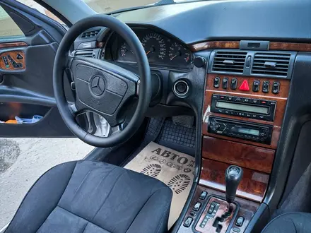 Mercedes-Benz E 320 1999 года за 3 500 000 тг. в Шымкент – фото 9
