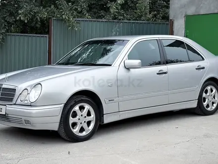 Mercedes-Benz E 320 1999 года за 3 500 000 тг. в Шымкент