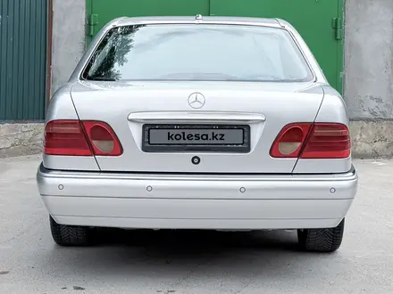 Mercedes-Benz E 320 1999 года за 3 500 000 тг. в Шымкент – фото 6