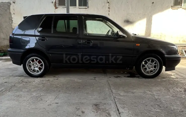 Volkswagen Golf 1993 годаfor1 400 000 тг. в Тараз