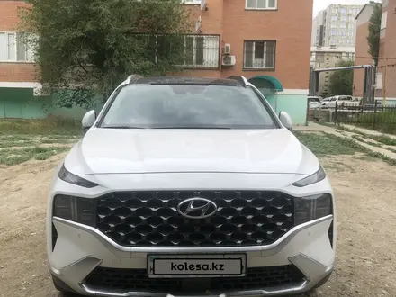 Hyundai Santa Fe 2023 года за 22 000 000 тг. в Атырау