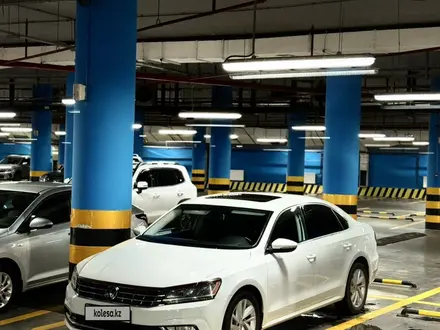 Volkswagen Passat 2018 года за 11 000 000 тг. в Астана