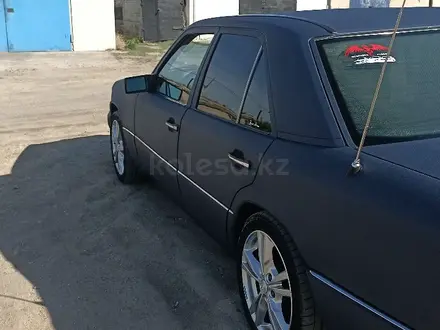Mercedes-Benz E 230 1992 года за 1 250 000 тг. в Караганда – фото 7