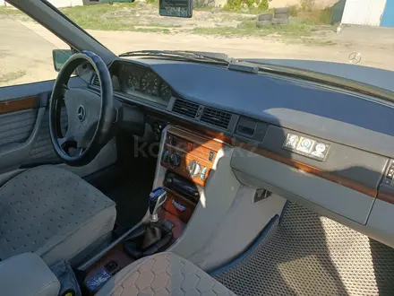 Mercedes-Benz E 230 1992 года за 1 250 000 тг. в Караганда – фото 10