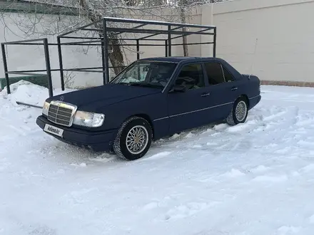 Mercedes-Benz E 230 1992 года за 1 250 000 тг. в Караганда