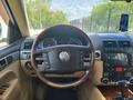 Volkswagen Touareg 2005 года за 5 200 000 тг. в Костанай – фото 18