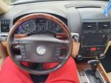 Volkswagen Touareg 2005 года за 5 200 000 тг. в Костанай – фото 3