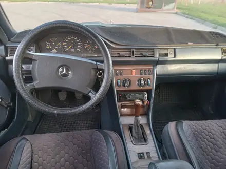 Mercedes-Benz E 200 1990 года за 800 000 тг. в Тараз – фото 2