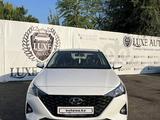 Hyundai Accent 2021 годаfor6 590 000 тг. в Шымкент – фото 2