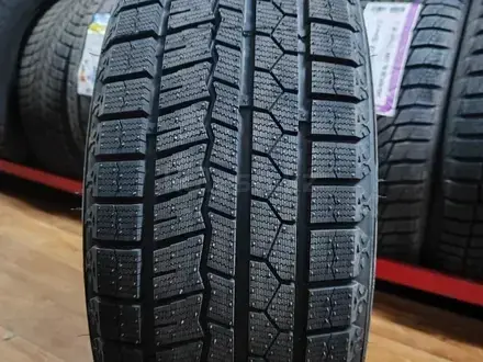 215/70R16 Roadx RX Frost Arctic за 41 000 тг. в Алматы