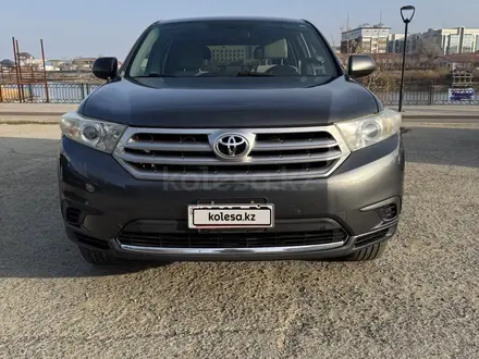 Toyota Highlander 2012 года за 7 000 000 тг. в Атырау – фото 3