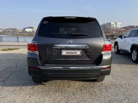 Toyota Highlander 2012 года за 7 000 000 тг. в Атырау – фото 6