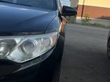 Toyota Camry 2014 года за 9 300 000 тг. в Актобе – фото 4