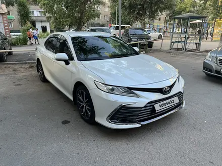 Toyota Camry 2021 года за 16 900 000 тг. в Астана – фото 2