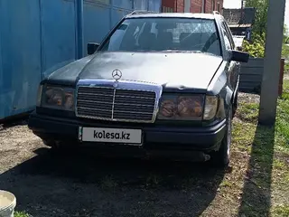 Mercedes-Benz E-Class, 1989