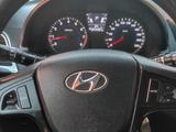 Hyundai Solaris 2012 года за 4 500 000 тг. в Караганда – фото 2
