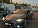 Toyota Camry 2020 года за 9 900 000 тг. в Астана