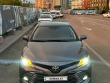 Toyota Camry 2020 года за 9 900 000 тг. в Астана – фото 3