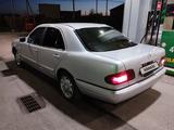 Mercedes-Benz E 230 1996 годаүшін2 700 000 тг. в Астана – фото 4