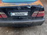 Mercedes-Benz E 200 1999 года за 1 650 000 тг. в Павлодар – фото 2