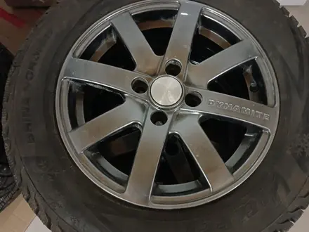 Шина с диском за 130 000 тг. в Атырау – фото 2