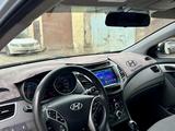 Hyundai Elantra 2015 годаfor5 500 000 тг. в Атырау – фото 3