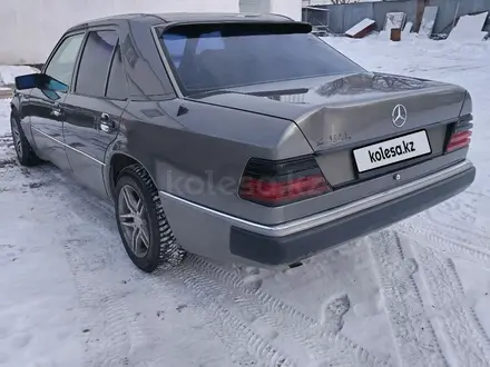 Mercedes-Benz E 230 1992 года за 1 300 000 тг. в Караганда – фото 5