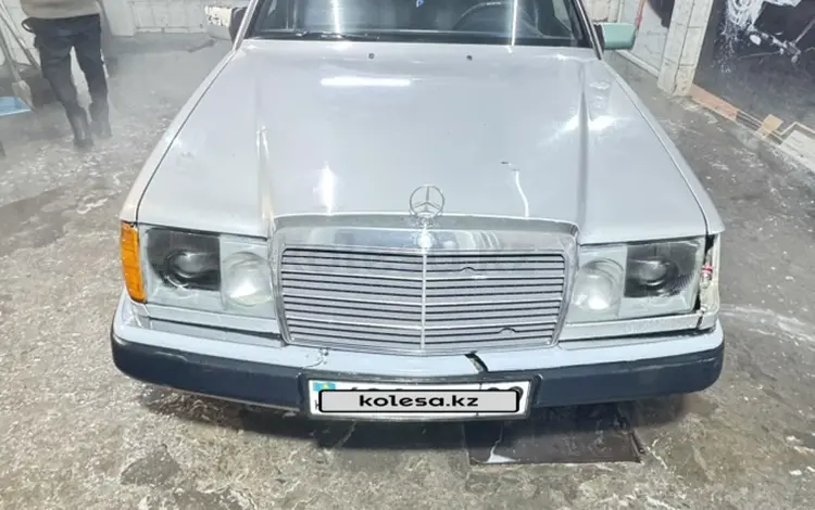 Mercedes-Benz E 200 1992 годаүшін1 050 000 тг. в Караганда