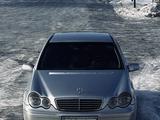 Mercedes-Benz C 200 2001 годаүшін2 500 000 тг. в Семей – фото 2
