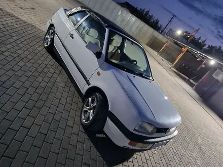 Volkswagen Golf 1995 года за 1 500 000 тг. в Алматы