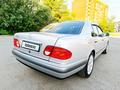 Mercedes-Benz E 200 1998 годаүшін4 680 000 тг. в Караганда – фото 26