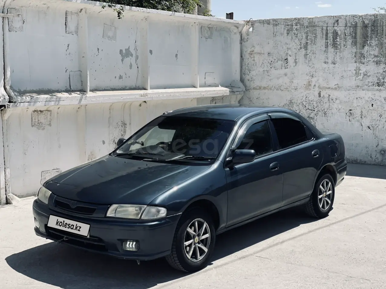 Mazda 323, 1997