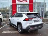 Toyota RAV4 2021 года за 16 800 000 тг. в Астана – фото 2