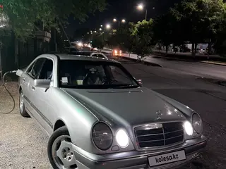 Mercedes-Benz E 320