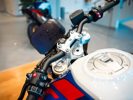 BMW  F 900 R 2026 года за 10 537 434 тг. в Алматы – фото 4