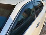 Ветровики на Toyota Camry 70 c молдингом дефлекторы окон камриүшін16 500 тг. в Астана – фото 4